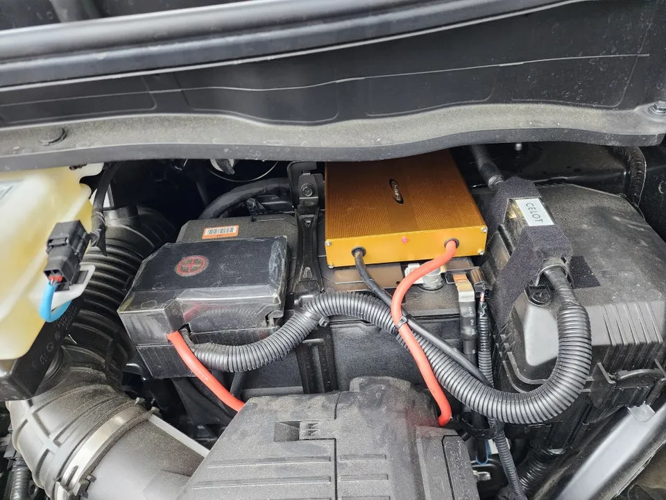 Hyundai Stariaのドライブレコーダー取付事例|費用目安・仕上がり 施工写真 2-3