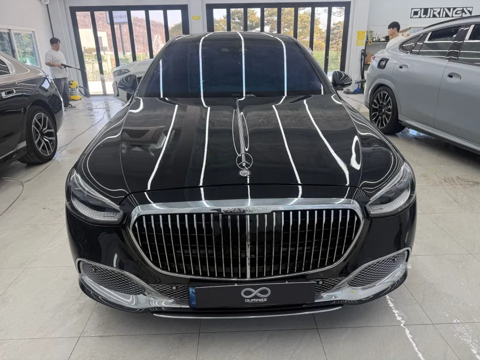メルセデス・ベンツ S580 Maybachのカーラッピング事例 施工写真 2-1