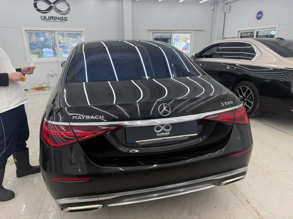 メルセデス・ベンツ S580 Maybachのカーラッピング事例 施工写真 3-1
