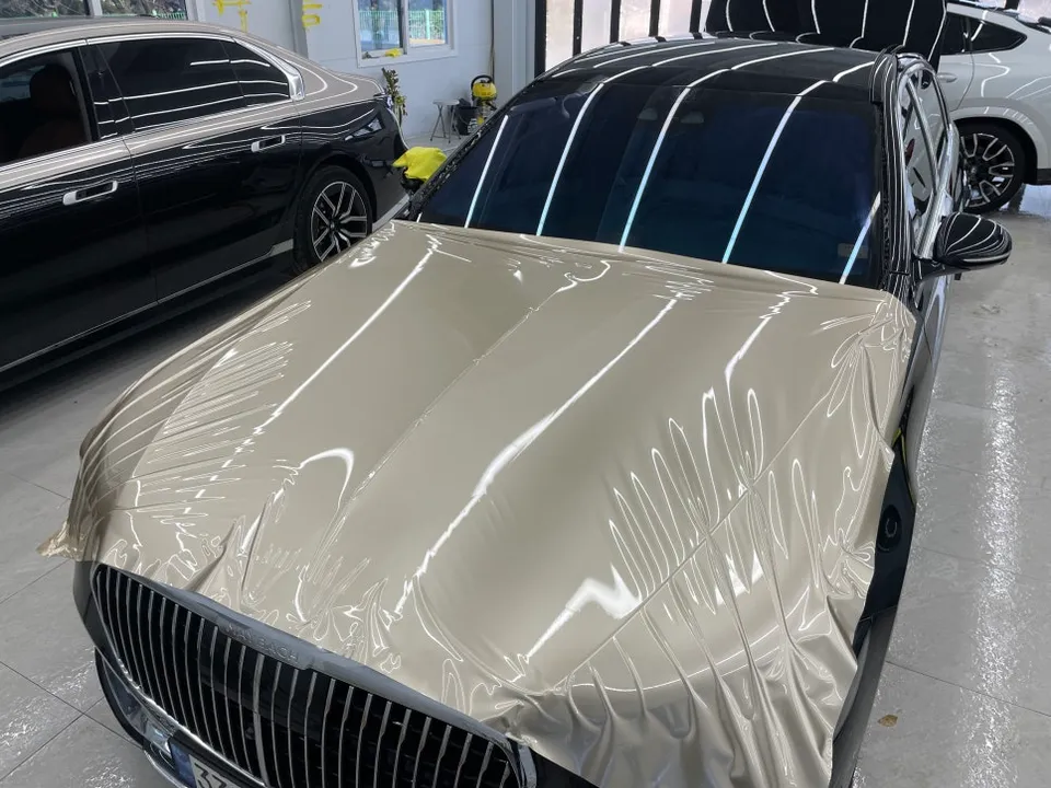 メルセデス・ベンツ S580 Maybachのカーラッピング事例 施工写真 4-1