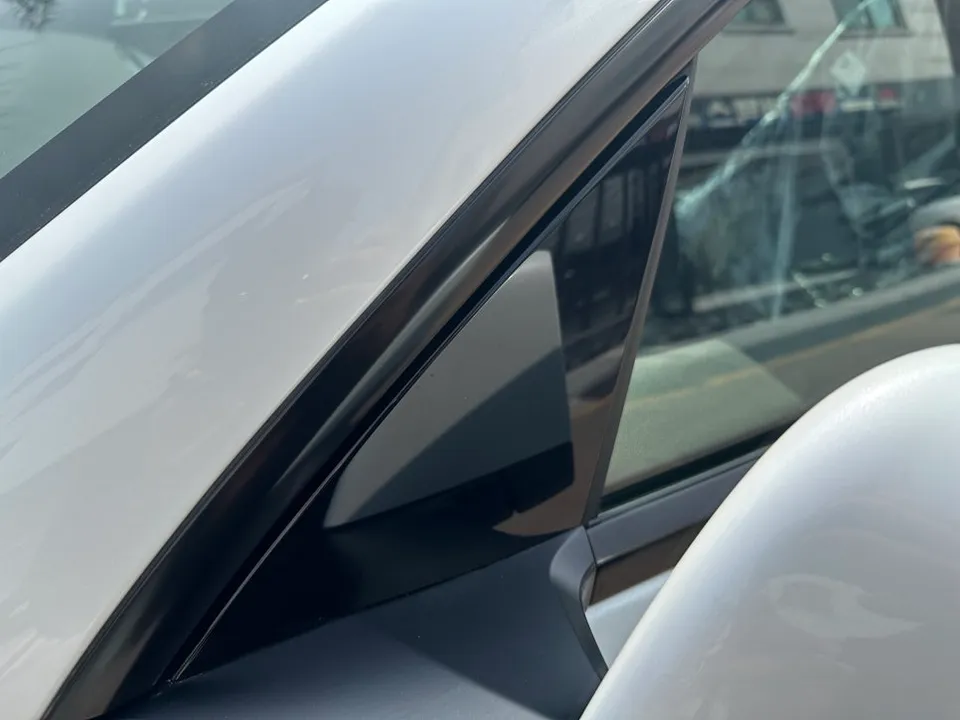 Tesla Model YのPPF施工事例｜費用目安と仕上がり 施工写真 2-3