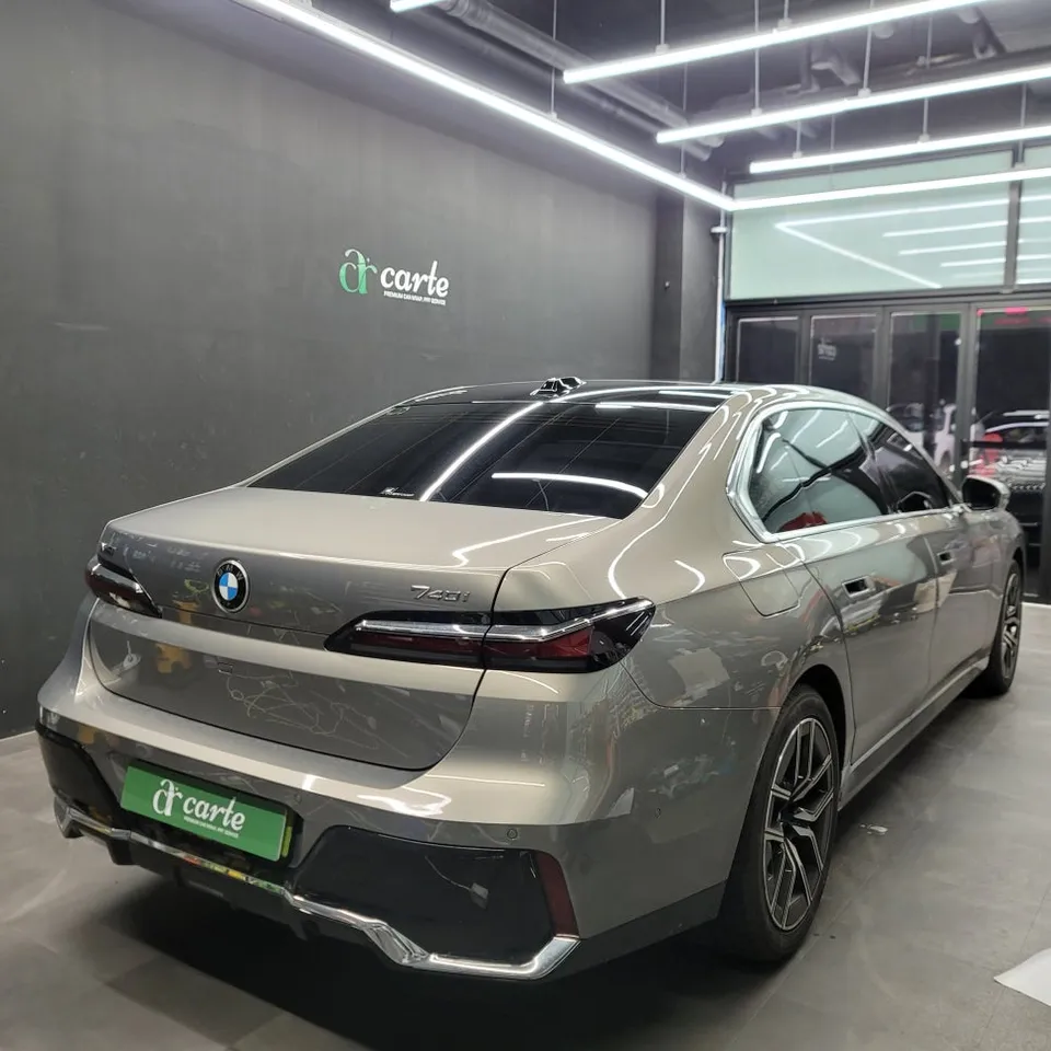 BMW 7 Seriesのカーラッピング事例｜費用目安・仕上がり 施工写真 2-1