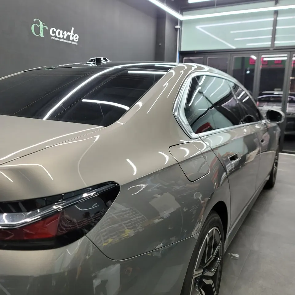 BMW 7 Seriesのカーラッピング事例｜費用目安・仕上がり 施工写真 3-1