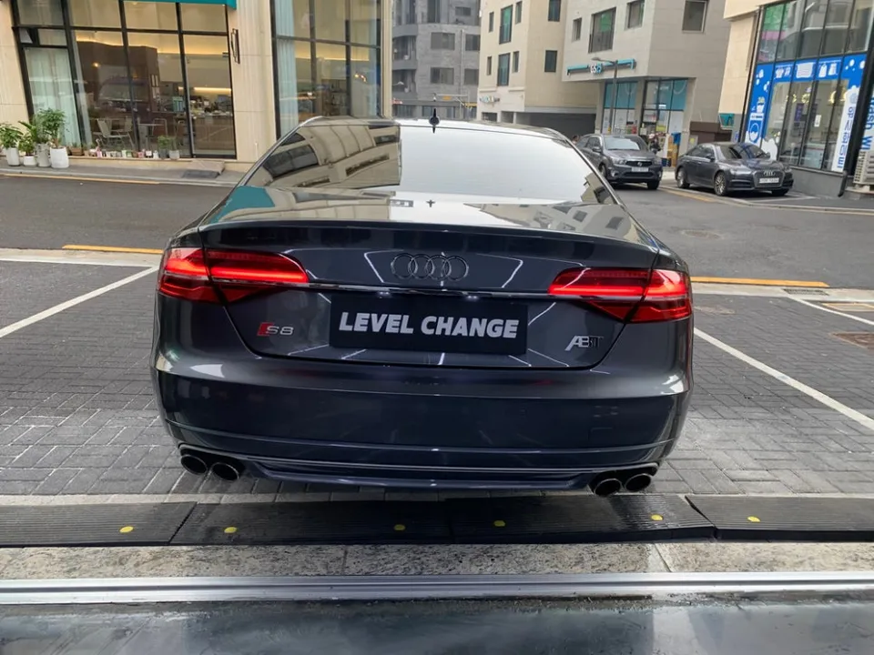 Audi S8 vinyl wrap - Audi S8 Satin Black Vinyl Wrap Review — Stunning Transformation photo 3