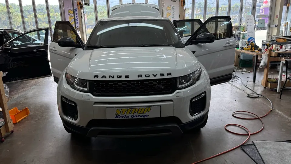 Land Rover Evoque interior customization installation result