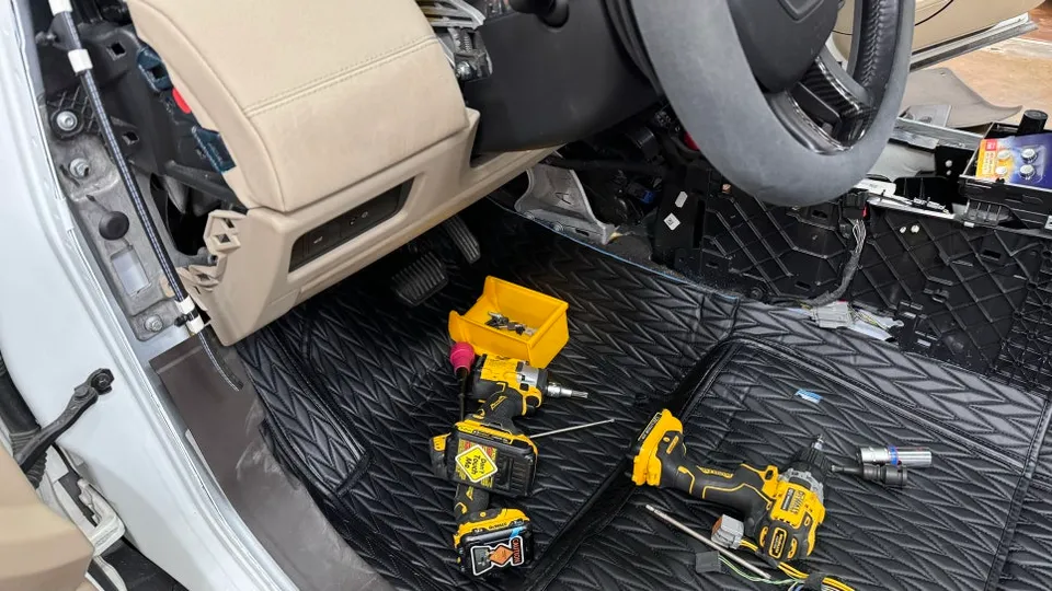 Land Rover Evoque interior customization - Land Rover Evoque Interior Customization Review — Cost & Results photo 6
