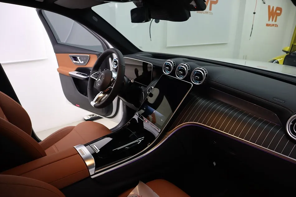 Mercedes-Benz GLCの室内PPF施工事例｜傷防止効果と費用目安 施工写真 2-1
