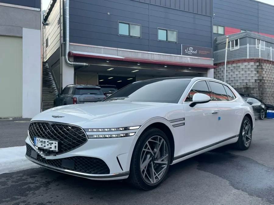 Genesis G90のホイールリペア・塗装事例 施工写真 2
