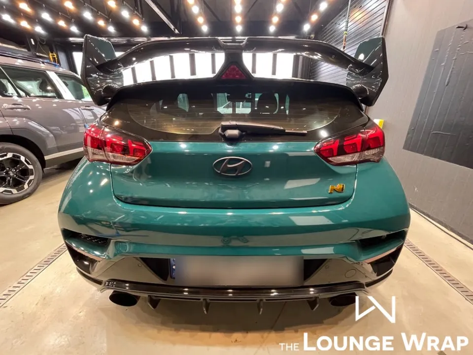 Hyundai Veloster Nのカーラッピング事例|費用目安・仕上がり 施工写真 3-1