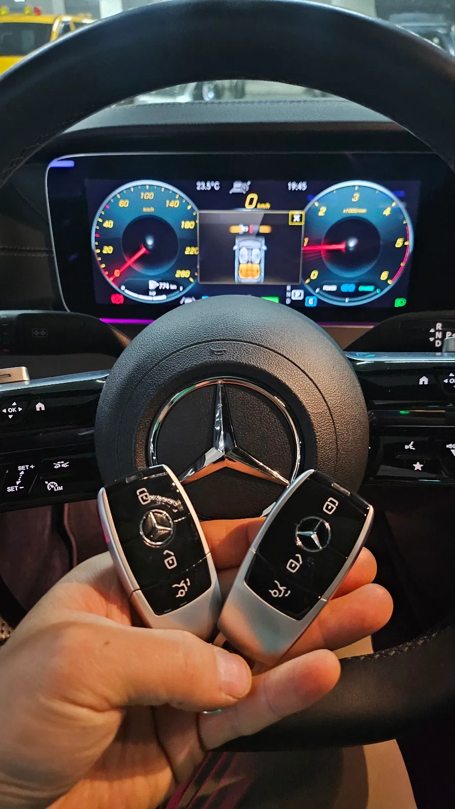 Mercedes-Benz E-Class oem options - Mercedes-Benz E-Class OEM Options Review — Smart Key Upgrade photo 4
