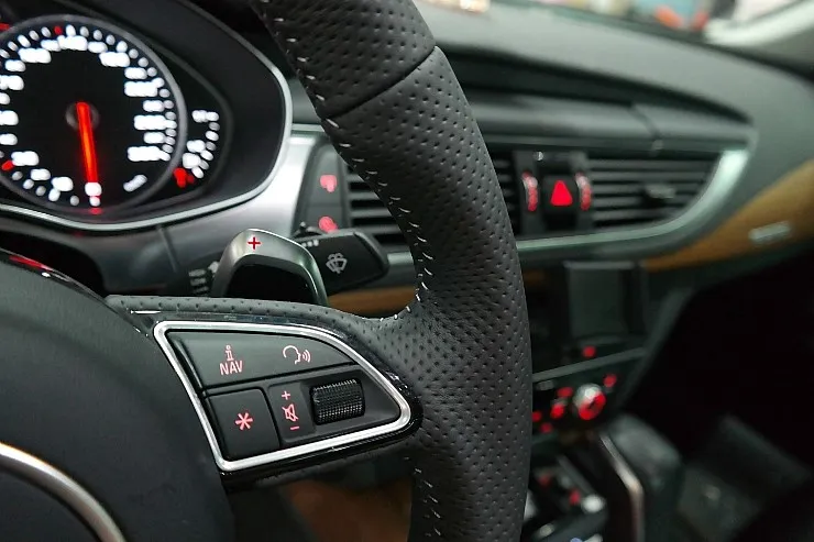 Audi A7 RS steering wheel - Audi A7 RS Steering Wheel Customization Review photo 6