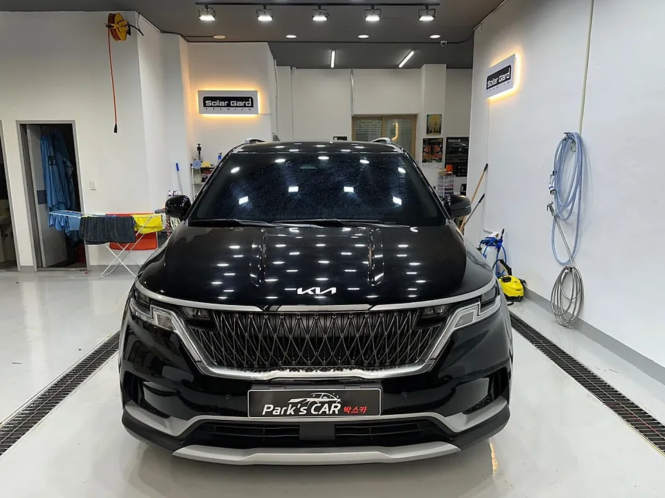 Kia Carnival KA4のカーフィルム施工事例｜費用目安・仕上がり 写真