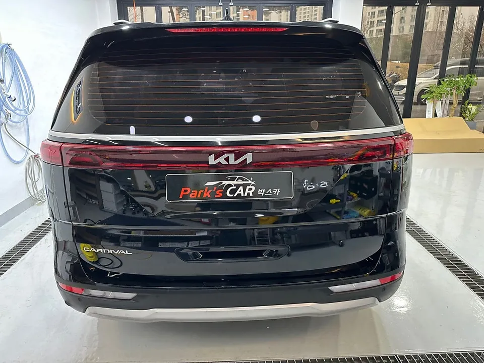 Kia Carnival KA4のカーフィルム施工事例｜費用目安・仕上がり 施工写真 1-1