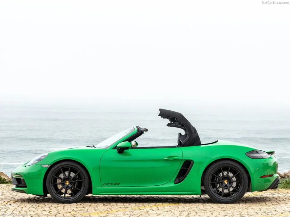 ポルシェ 718 ボクスターのカーラッピング事例|プロズンベリー 施工写真 2-1