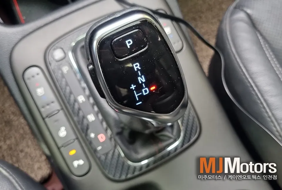 Kia K3 steering wheel - Kia K3 Steering Wheel Customization Review — Enhanced Interior photo 3