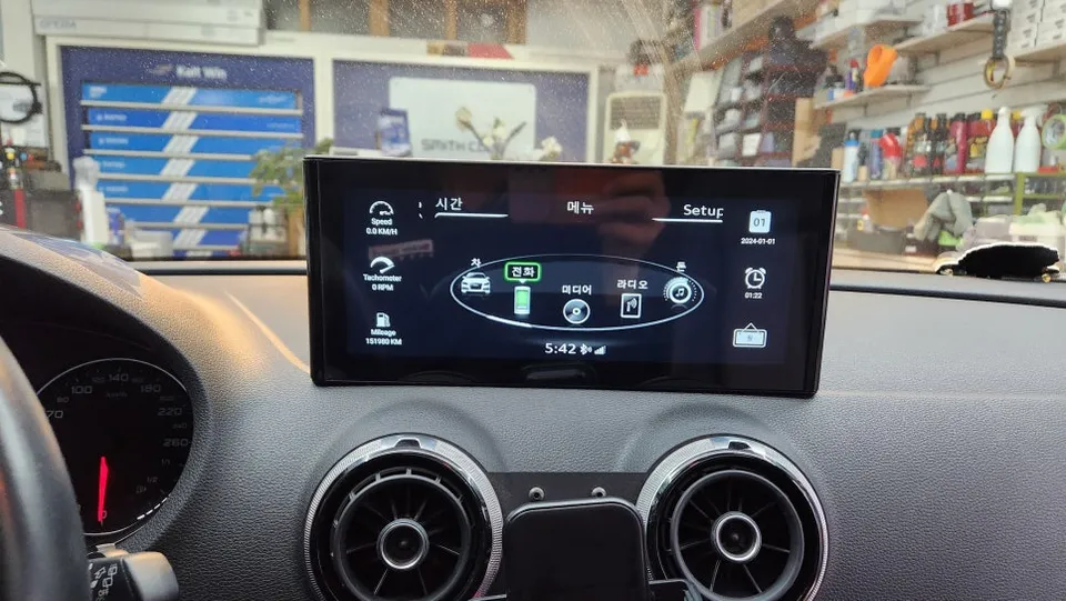 Audi A3のAndroid Auto・CarPlay取付事例 写真