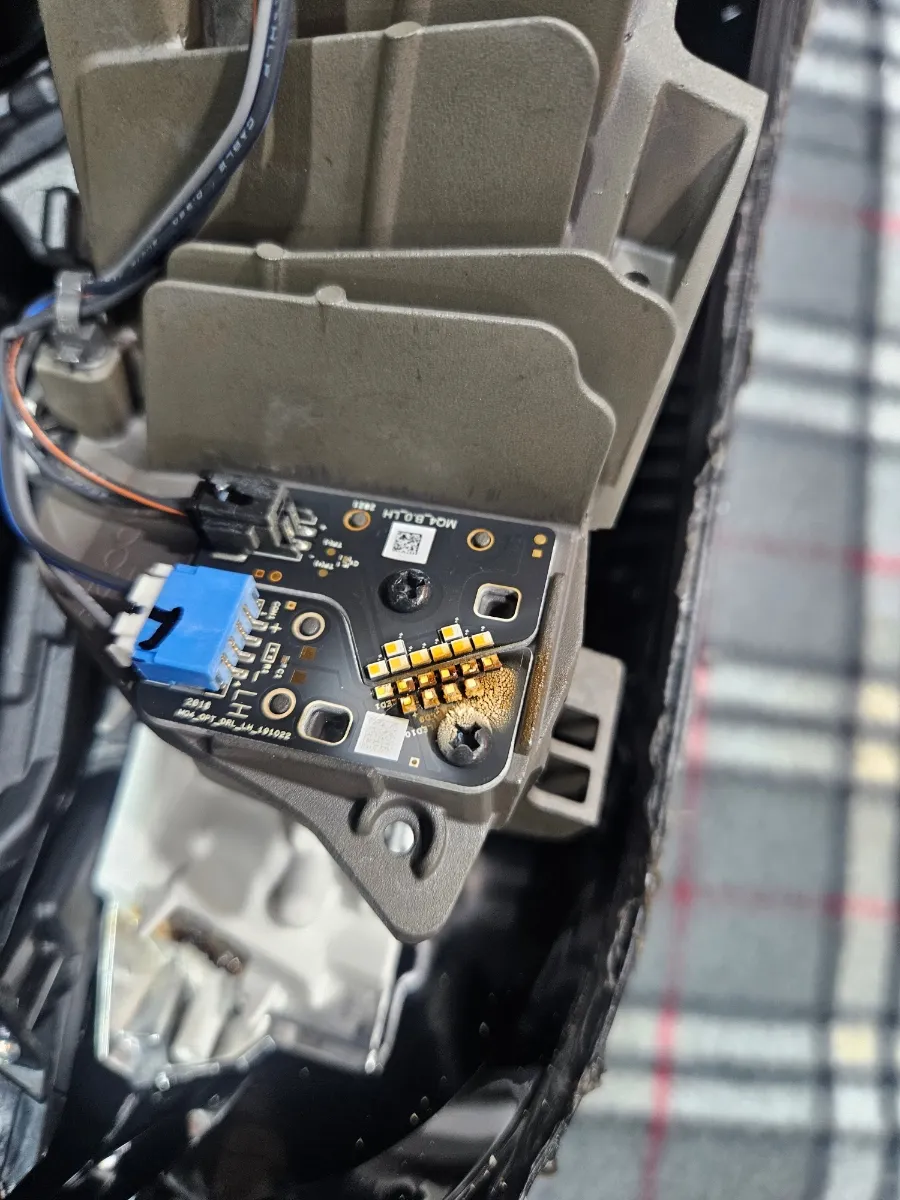 Kia Sorento MQ4 lighting upgrade - Kia Sorento MQ4 Lighting Upgrade Review — Yellowing Repair photo 5