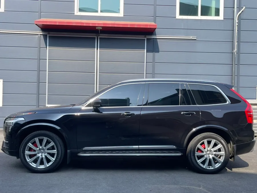 Volvo XC90 wheel repair - Volvo XC90 Wheel Repair & Painting Review — Restored to Perfectio photo 4