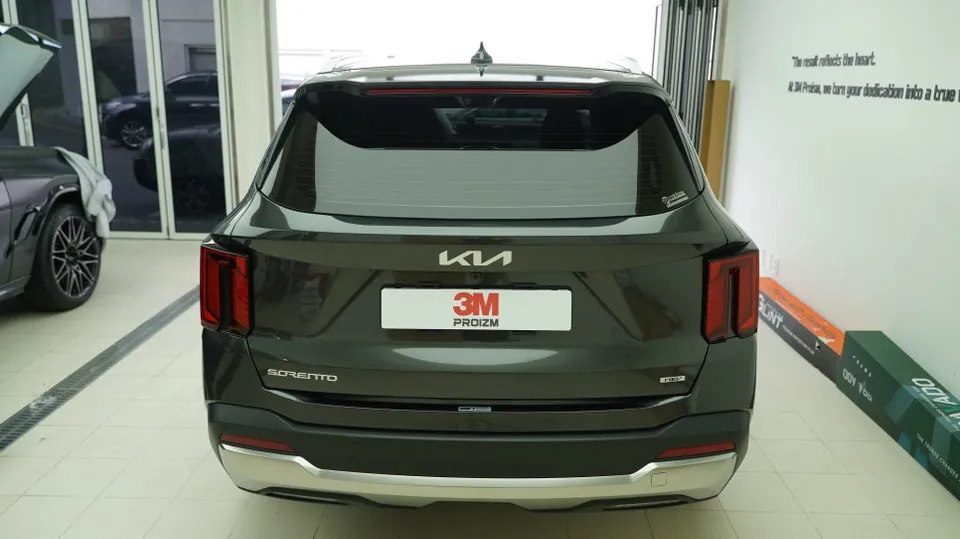 Kia Sorento MQ4 PPF施工事例|費用目安と仕上がり 施工写真 3-1