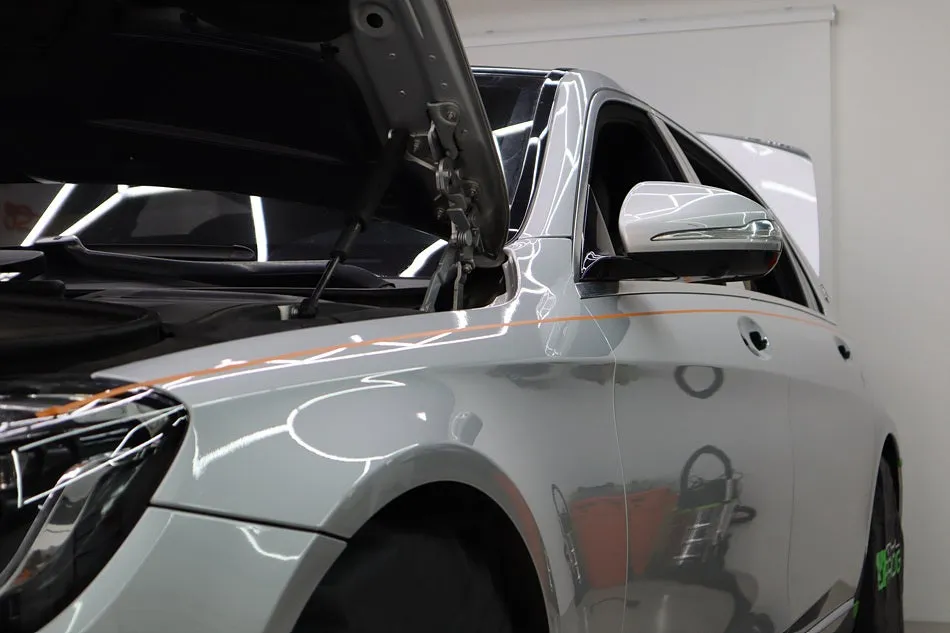 Mercedes-Benz S-Classのカーラッピング事例 施工写真 2