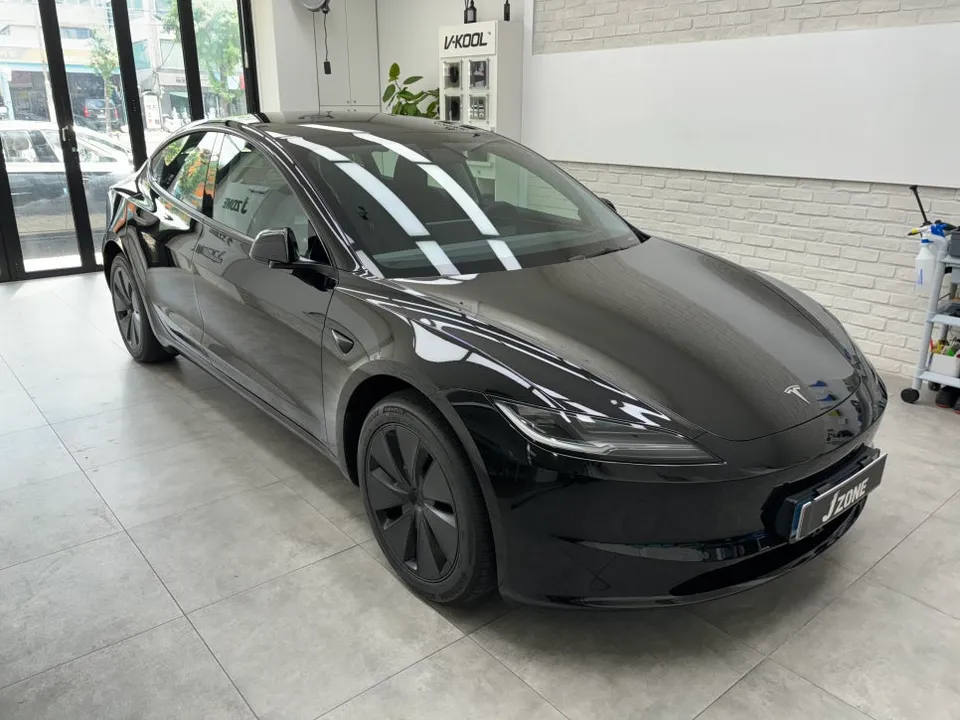 Tesla Model 3のカーフィルム施工事例｜費用目安・仕上がり 施工写真 4