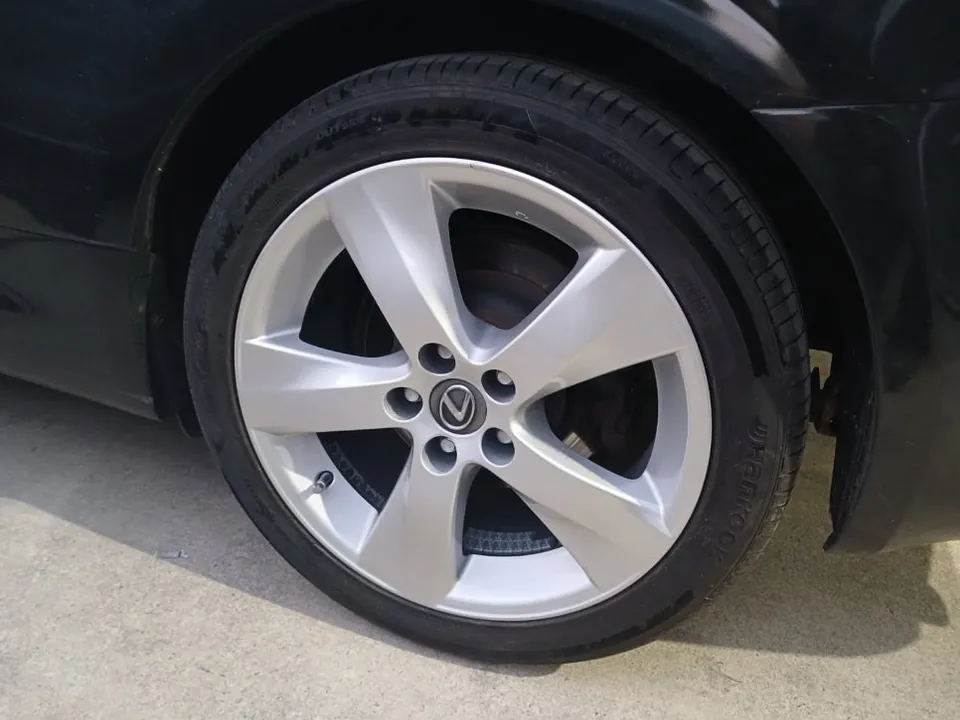 Lexus IS250 Wheel Repair & Refinishing — Same-Day Silver Finish After