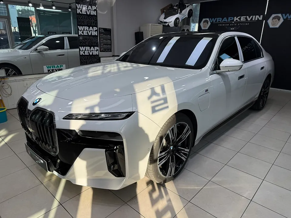BMW 7 Series G70 ppf - BMW 7 Series G70 PPF Review: Full Wrap Cost & Results photo 3