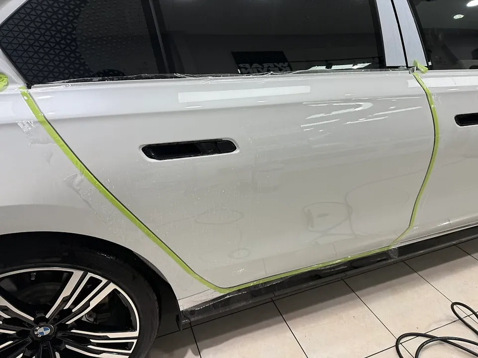 BMW 7 Series G70のPPF施工事例 施工写真 4-1