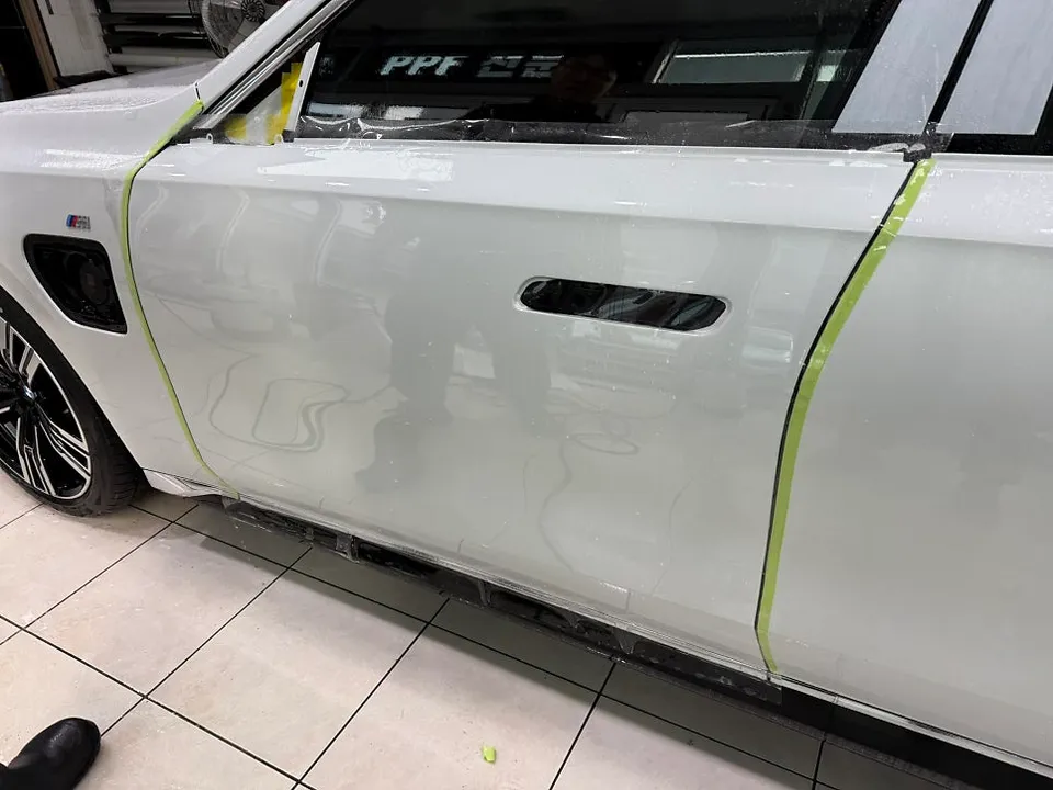 BMW 7 Series G70のPPF施工事例 施工写真 2-2