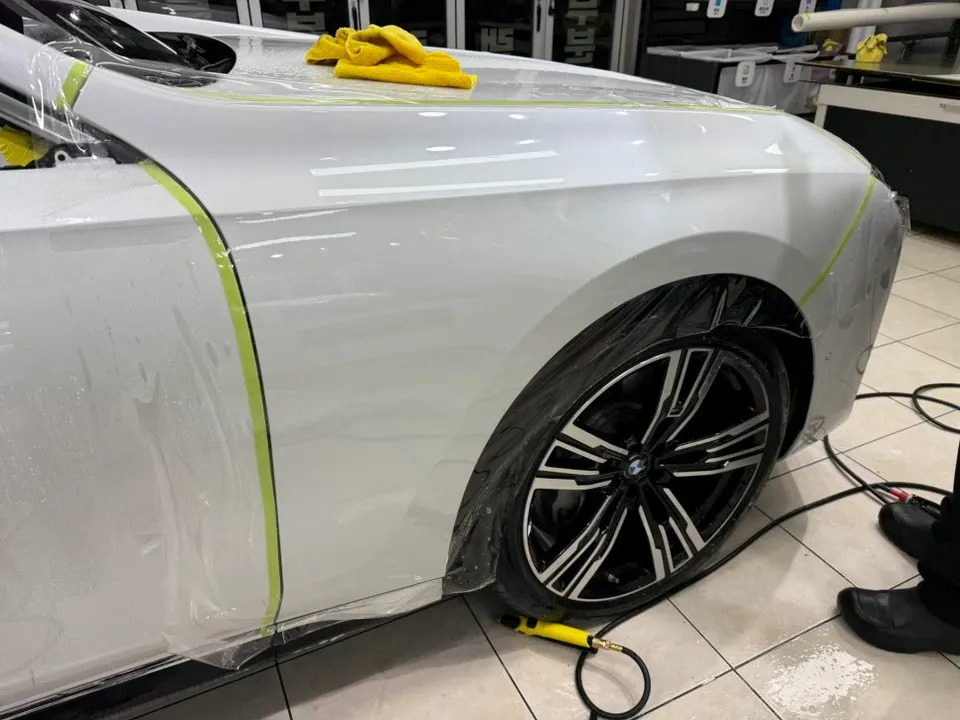 BMW 7 Series G70のPPF施工事例 施工写真 3-2