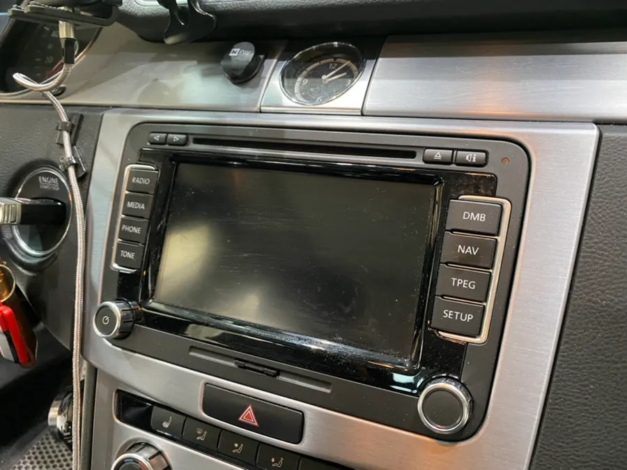 Volkswagen CCのAndroid Auto・CarPlay取付事例 施工写真 2