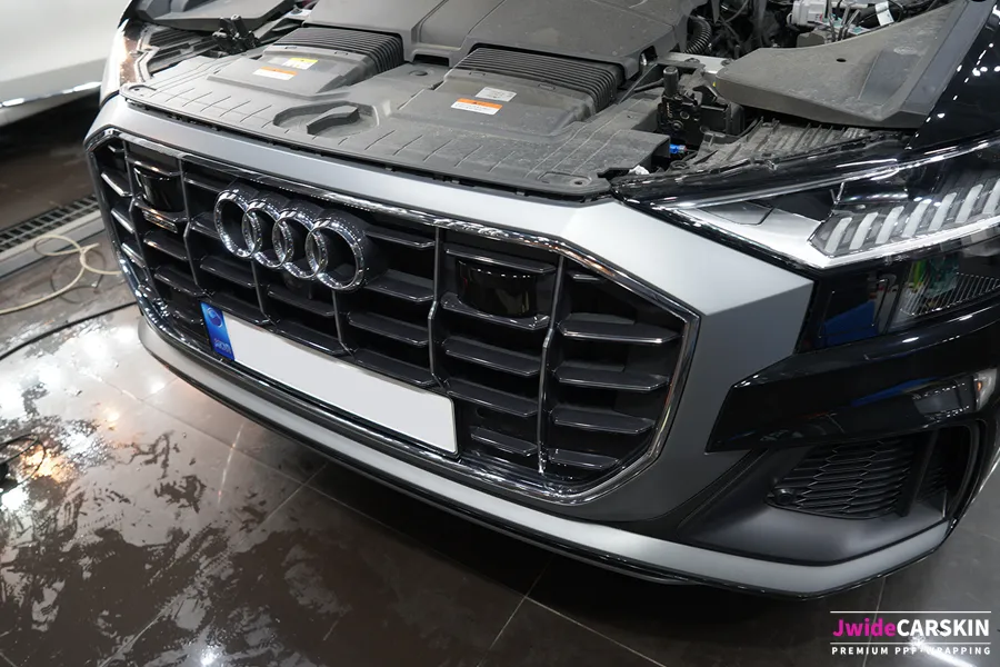 Audi Q8 ppf - Audi Q8 PPF Review: Gloss Black Grill Wrap Results photo 3