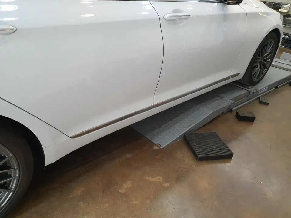 Genesis G80 DH body kit - Genesis G80 DH Sport Side Skirts Installation Review photo 3