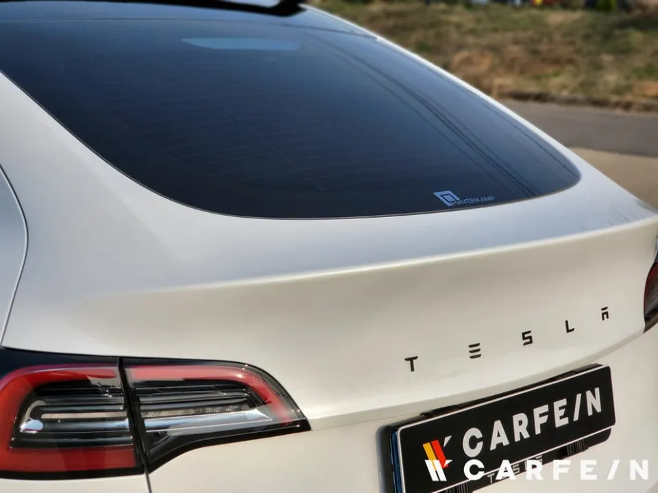Tesla Model Y PPF施工事例｜費用目安と仕上がり 施工写真 1-3