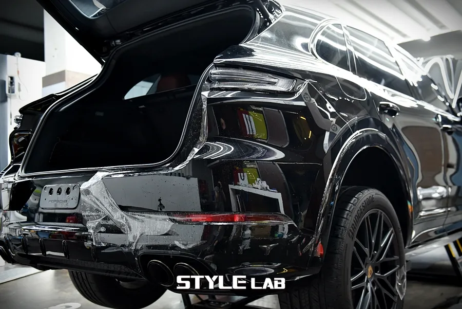 Porsche Cayenne PPF施工事例|費用目安と仕上がり 施工写真 3-1