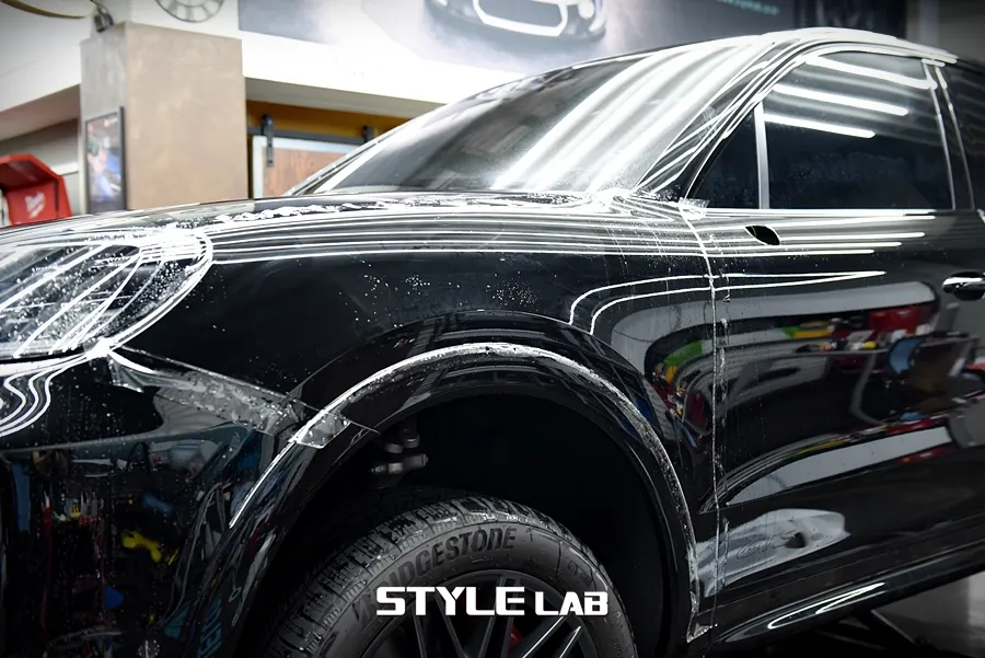 Porsche Cayenne PPF施工事例|費用目安と仕上がり 施工写真 2-3