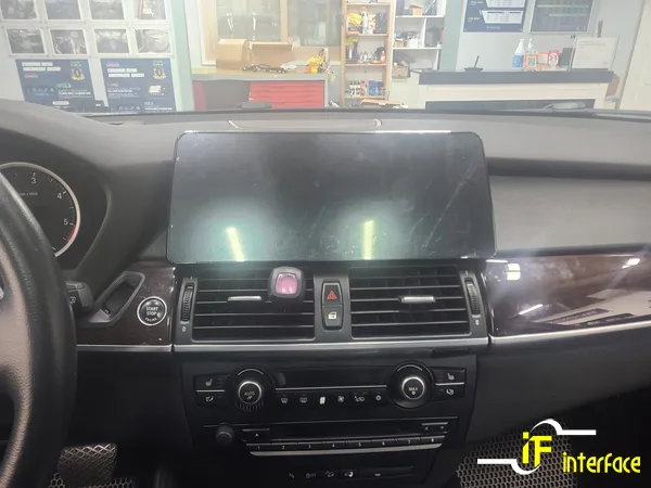 BMW X6のAndroid Auto・CarPlay取付事例 施工写真 2-1