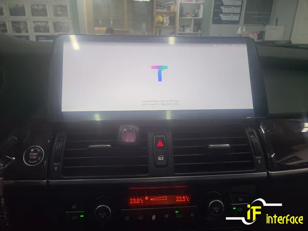 BMW X6のAndroid Auto・CarPlay取付事例 施工写真 2-2