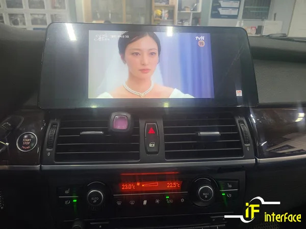 BMW X6のAndroid Auto・CarPlay取付事例 施工写真 1-3