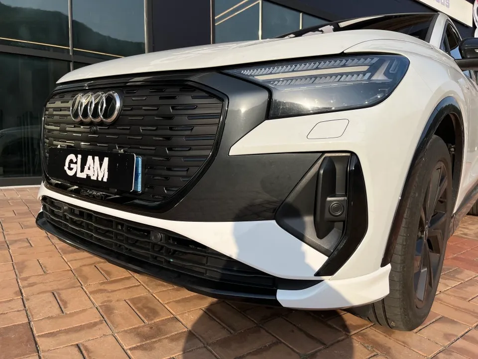 Audi Q4 e-tronのカーラッピング事例|費用目安・仕上がり 施工写真 3-1