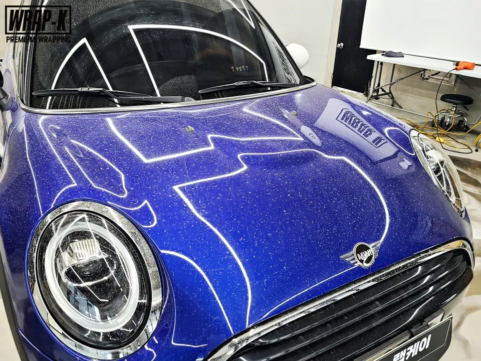 BMW MINI Cooperのカーラッピング事例｜費用目安・仕上がり 施工写真 1-2