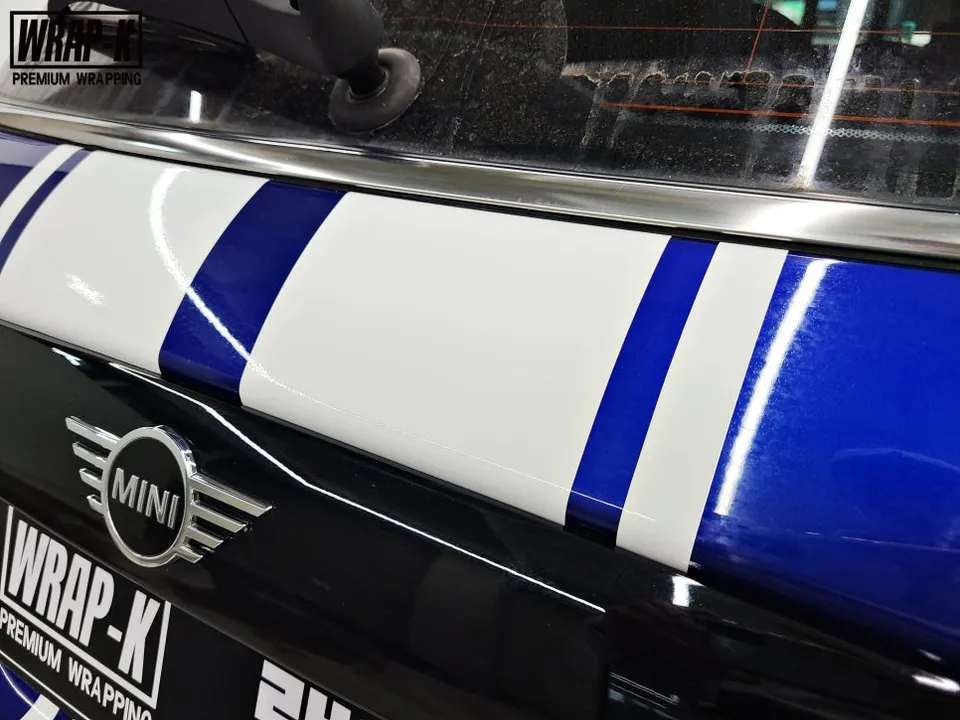 BMW MINI Cooperのカーラッピング事例｜費用目安・仕上がり 施工写真 3-2