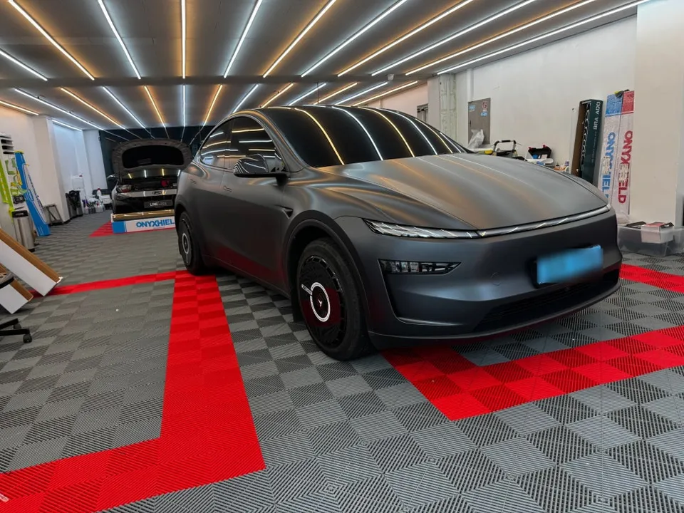 Tesla JuniperのPPF施工事例｜無光カラーの維持 施工写真 1-1