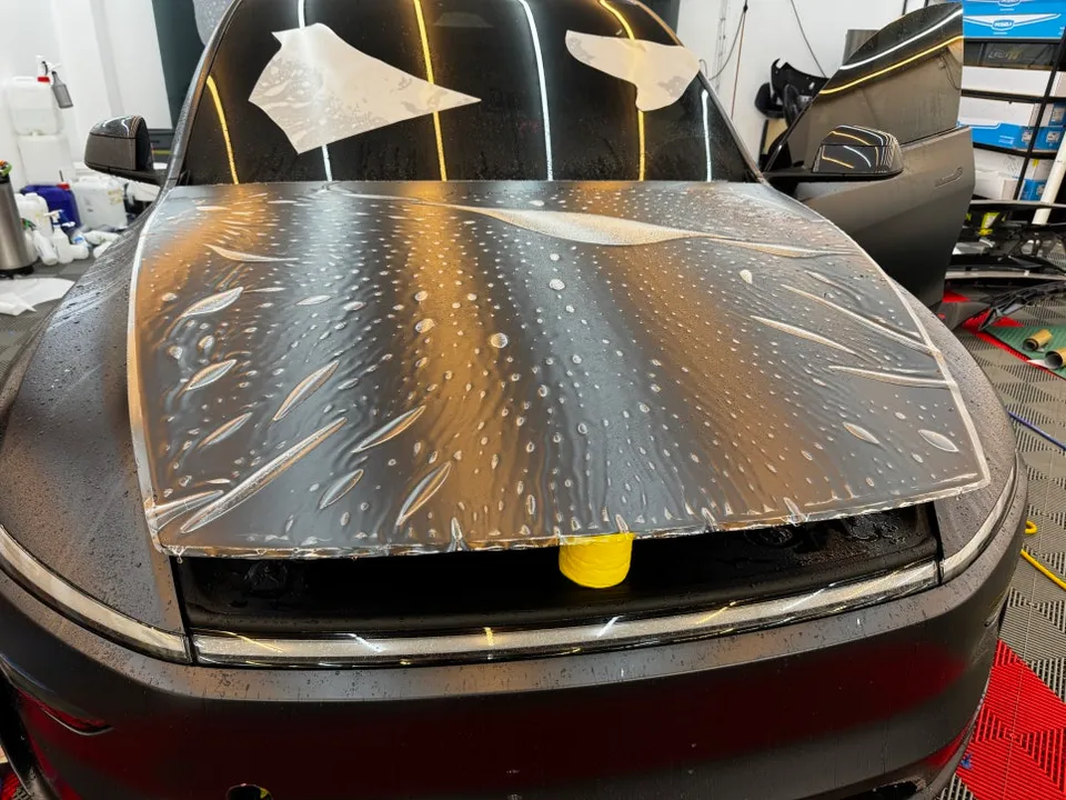 Tesla JuniperのPPF施工事例｜無光カラーの維持 施工写真 2-2