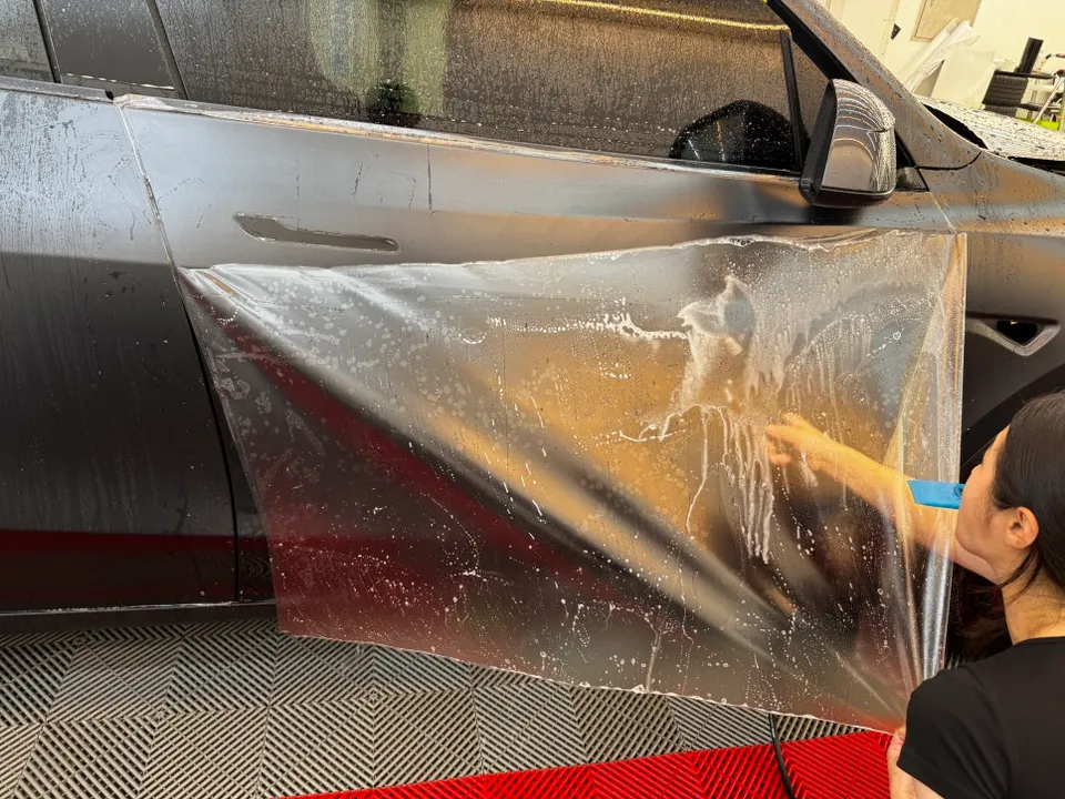 Tesla JuniperのPPF施工事例｜無光カラーの維持 施工写真 3-2