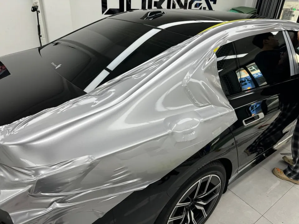BMW 7 Seriesのカーラッピング事例|費用目安・仕上がり 施工写真 1-2