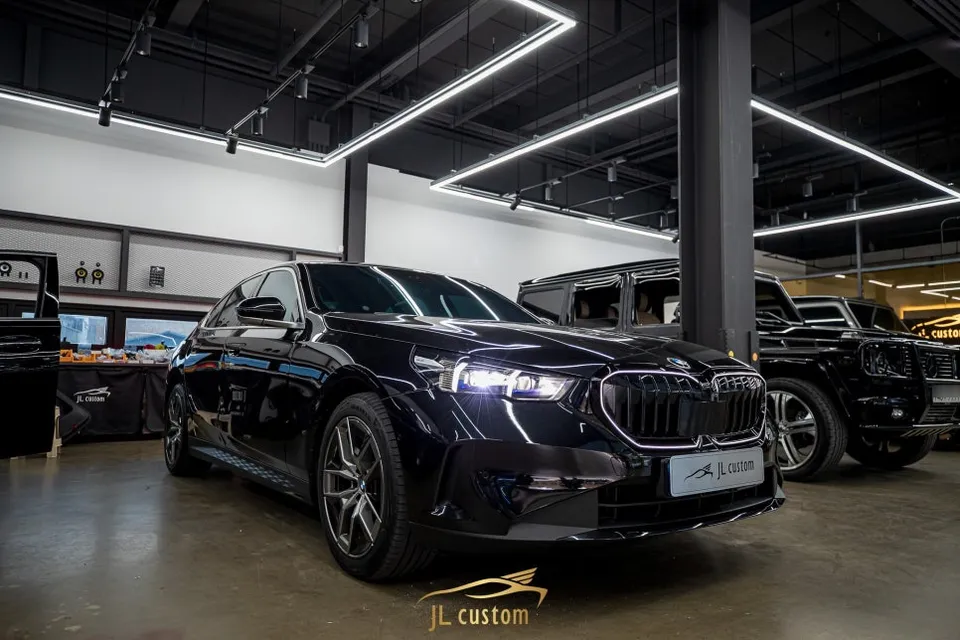 BMW 520i G60 ambient lighting - BMW 520i Ambient Lighting Upgrade Review — Enhanced Aesthetics photo 7