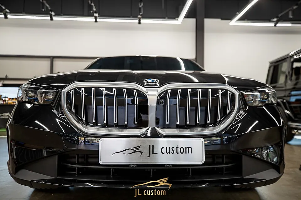 BMW 520i G60 ambient lighting - BMW 520i Ambient Lighting Upgrade Review — Enhanced Aesthetics photo 8