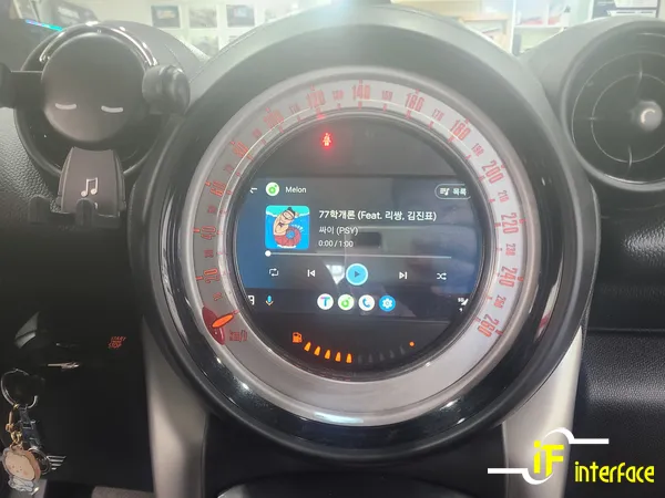 MINI Countryman R60のAndroid Auto・CarPlay取付事例 施工写真 3-2