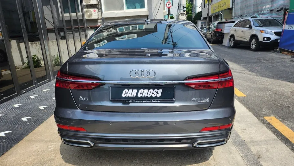 Audi A6のPPF施工事例|クローム除去とボンネット保護 施工写真 3-1